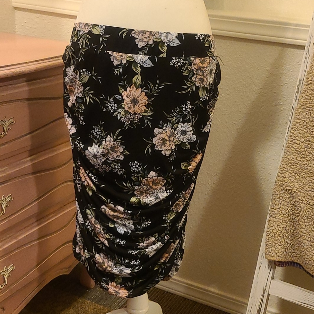 Torrid floral pencil skirt
